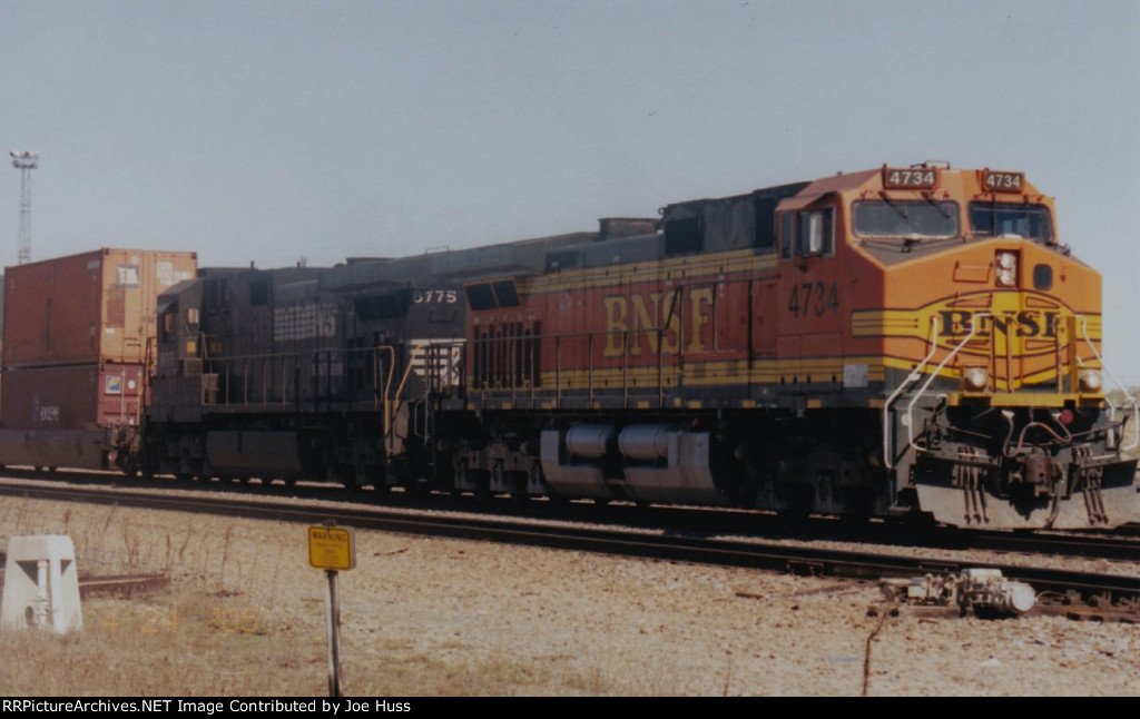 BNSF 4734 East